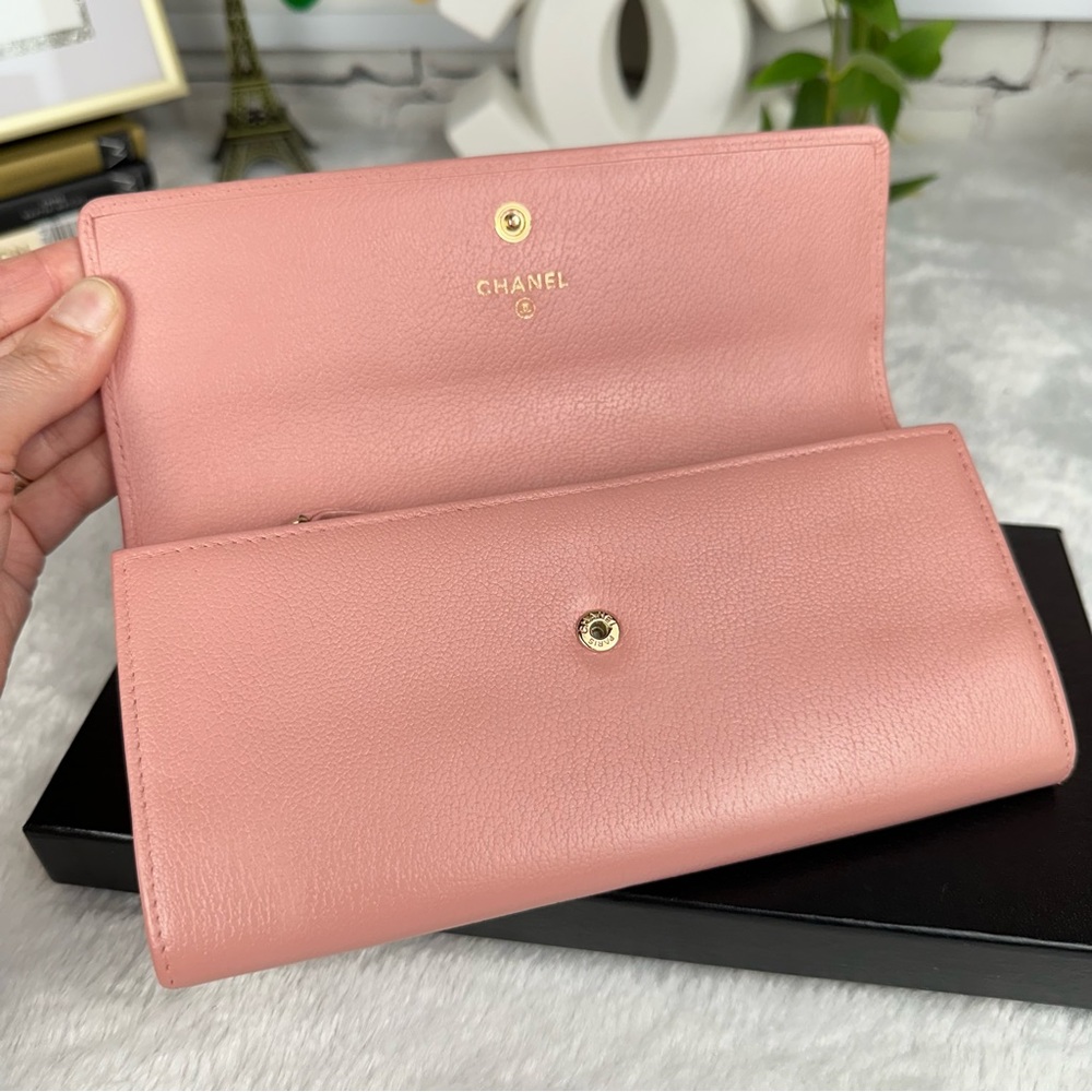 CHANEL WALLET pink leather with Camilla flower and original box BEAUTIFUL WALLET - Picture 4 of 16